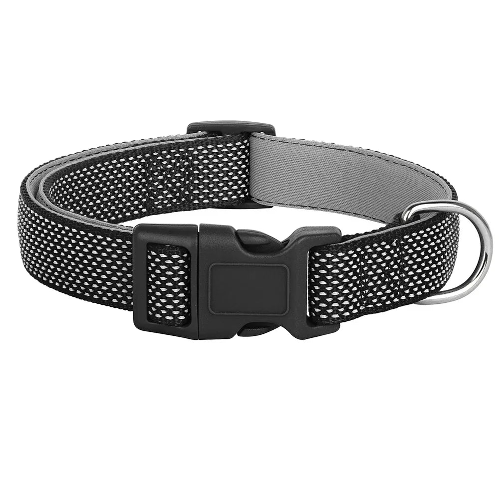 Reflecterende nylon hondenhalsband met verstelbare pasvorm voor kleine tot grote honden Duurzaam en ademend voor nachtelijke wandelingen - Ruffy