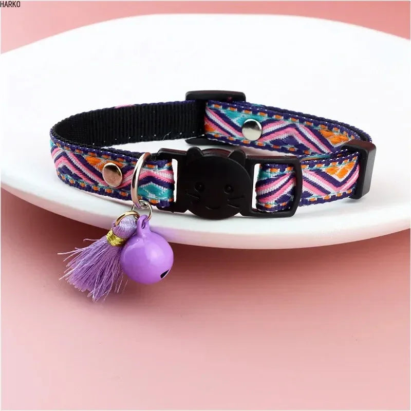 Kattenhalsband met speelse kwastjes en belletjes – verstelbaar en licht - Ruffy