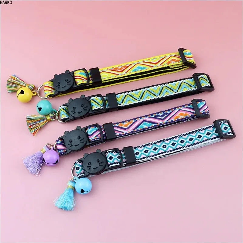 Kattenhalsband met speelse kwastjes en belletjes – verstelbaar en licht - Ruffy